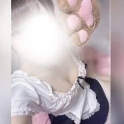 猫耳＆ミニメイド服＆萌えニーハイでお出...