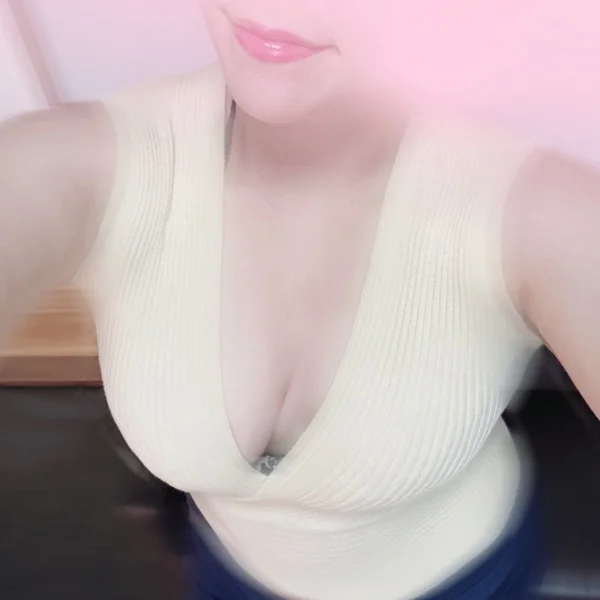 本日はお休み💕明日夕方からお待ちしてますっ