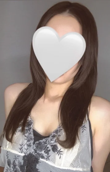 新人あやの