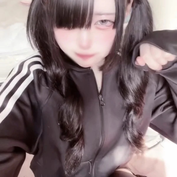 おひさしぶりです𝜗𝜚 ⸝⸝꙳