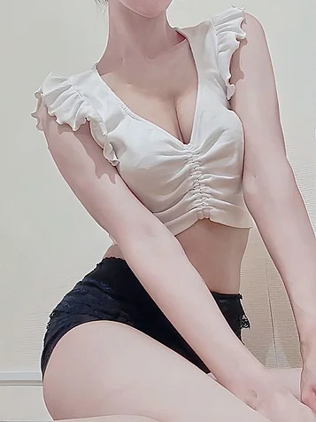 綾瀬 みお