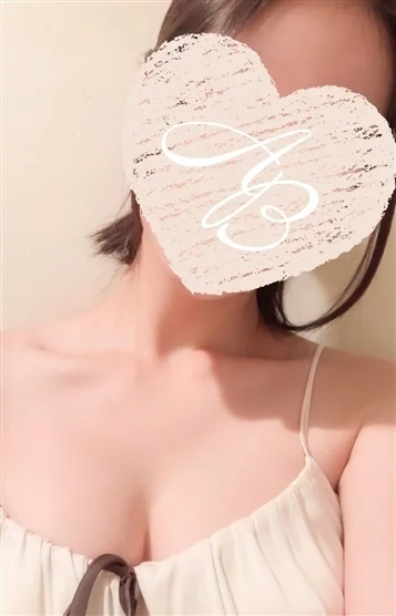 つきな