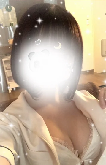 天野 ひな
