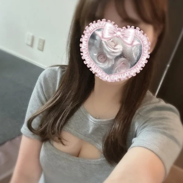 12時から出勤します🐰🍥