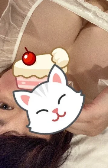新人 もなか コタツ