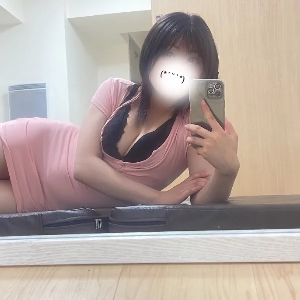 本日23時まで出勤ですっ❣️