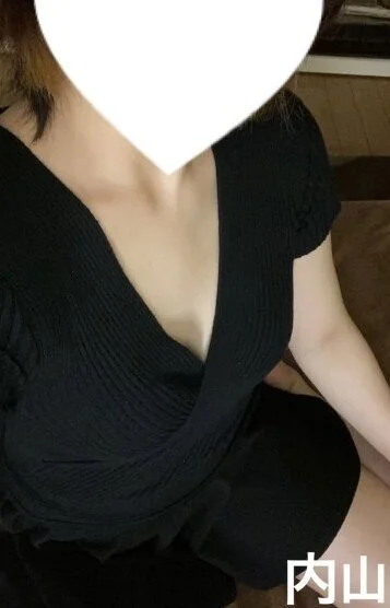 内山セラピスト