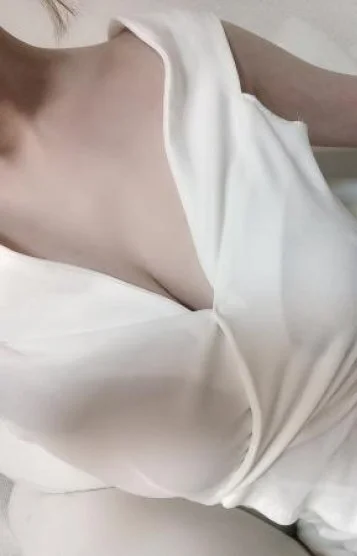 白雪ななみ