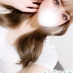 弓月れみ