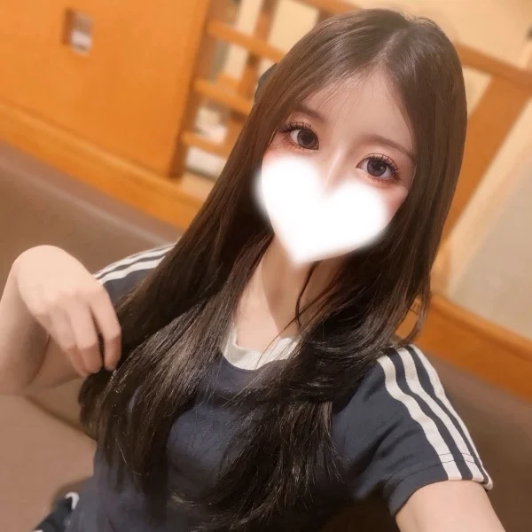 ひよりの隣、まだ空いてるよ？♡