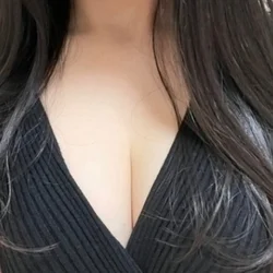 白雪えりな