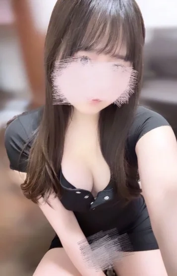 加賀ももか