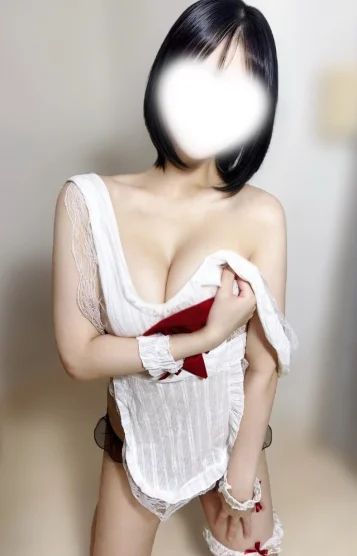 望月なぎ