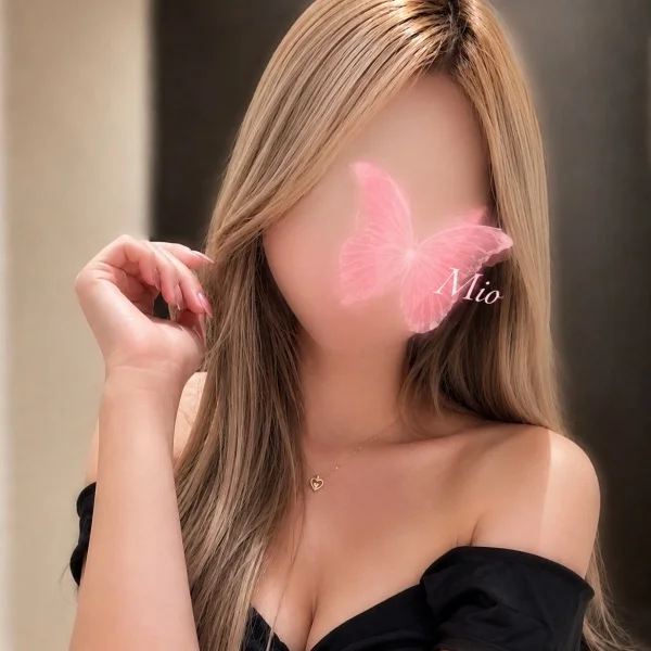 本日21時より出勤🖤みお
