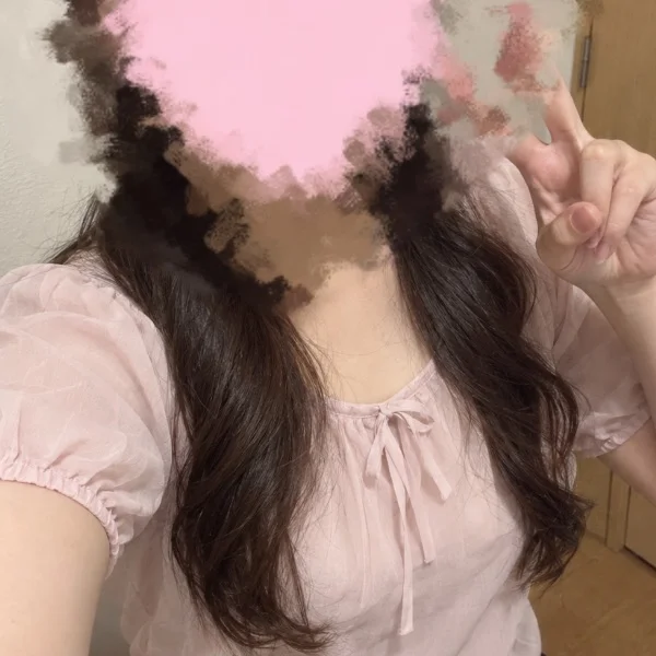 本日22時半まで出勤してます