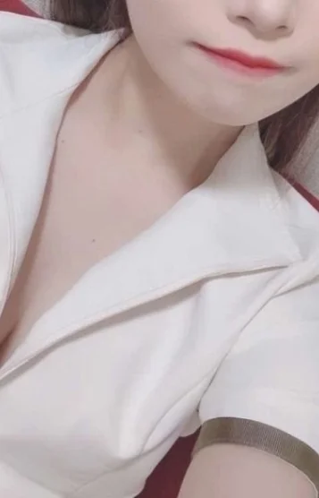 りな C