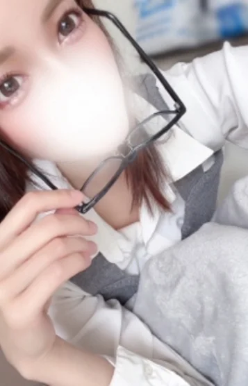 片岡 あいな