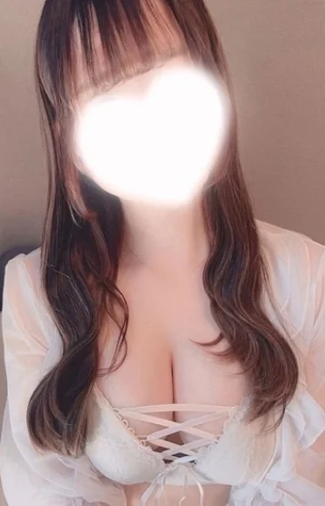 真鍋　りりか