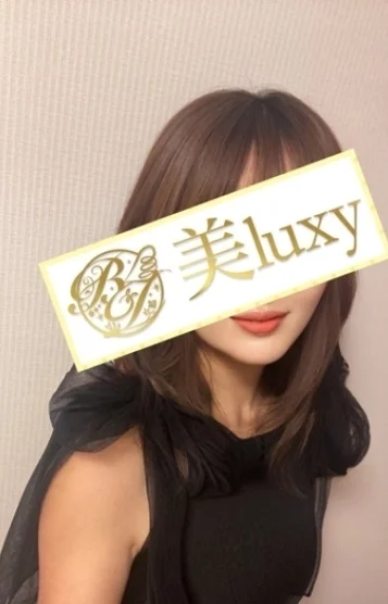 美月まりな