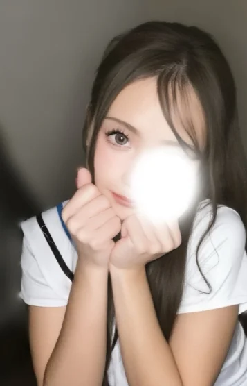 如月モモ