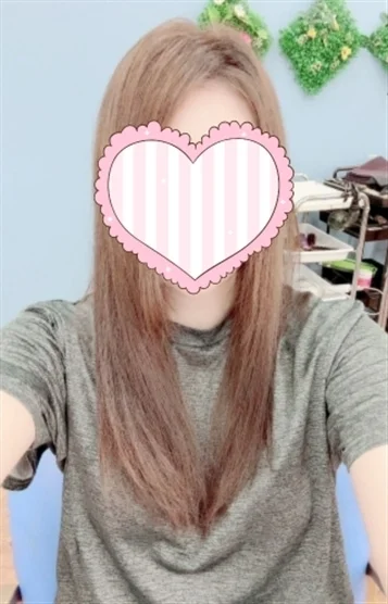 つきな