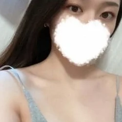 長澤ひな