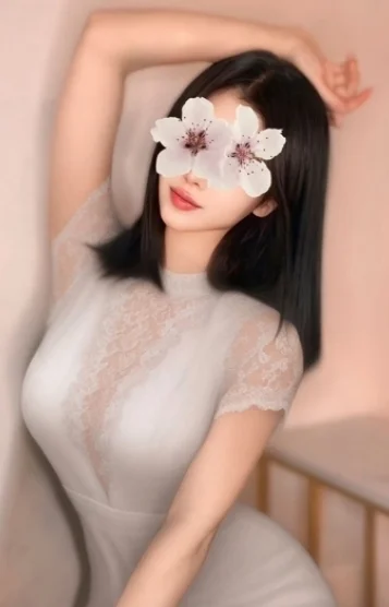 楪りつ