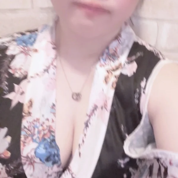 本日10:00より出勤してます!