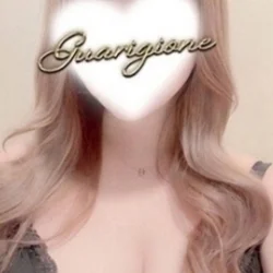 愛咲　みいな