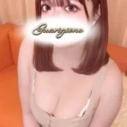 真白 ゆあ