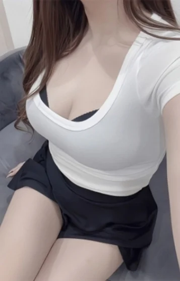 三上かりな