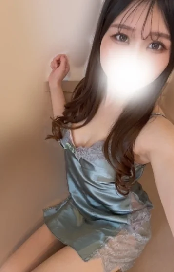 倉持ゆりあ
