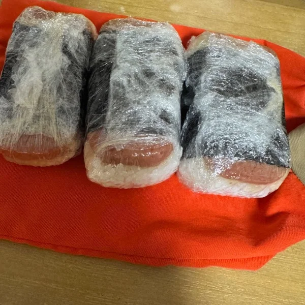 もう待ちきれないから食べよった