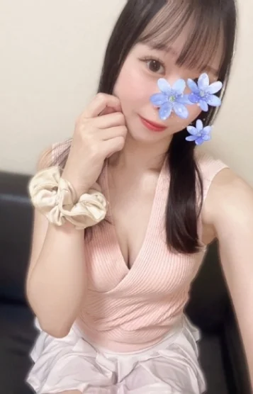 七倉 ゆい