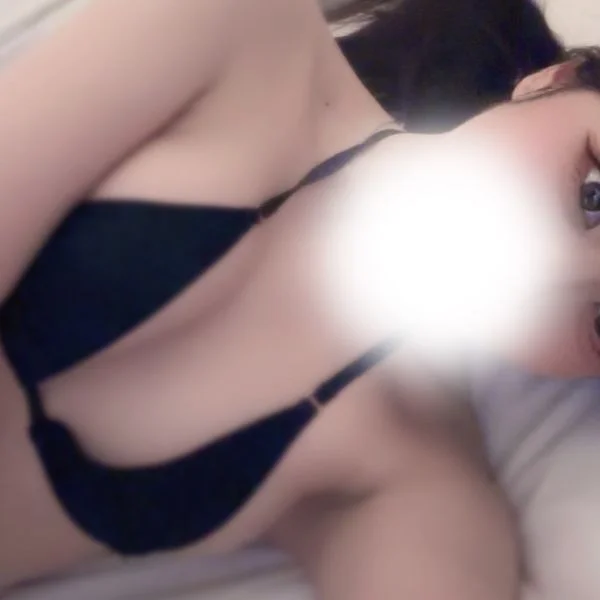 出勤してます💡 ̖́-本日も20時までいてます‼️