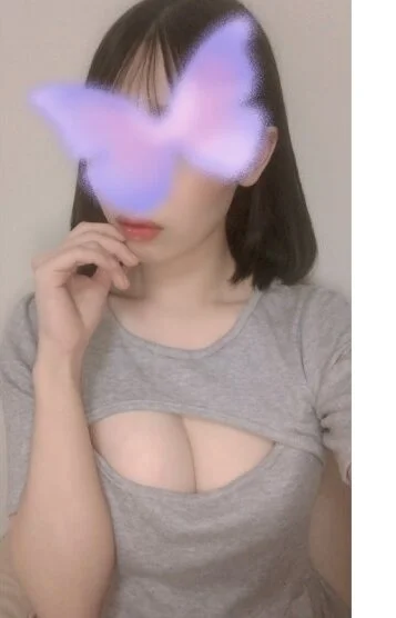 里中ななせ