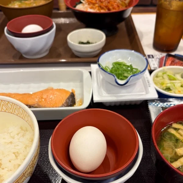 ご飯を食べに行ってきました🍚☺️
