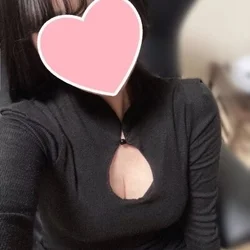 かほさん【あどけない容姿と鼠蹊部キワキ...