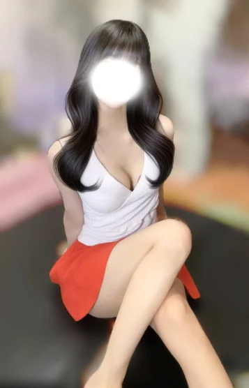 夏目すず(新人)