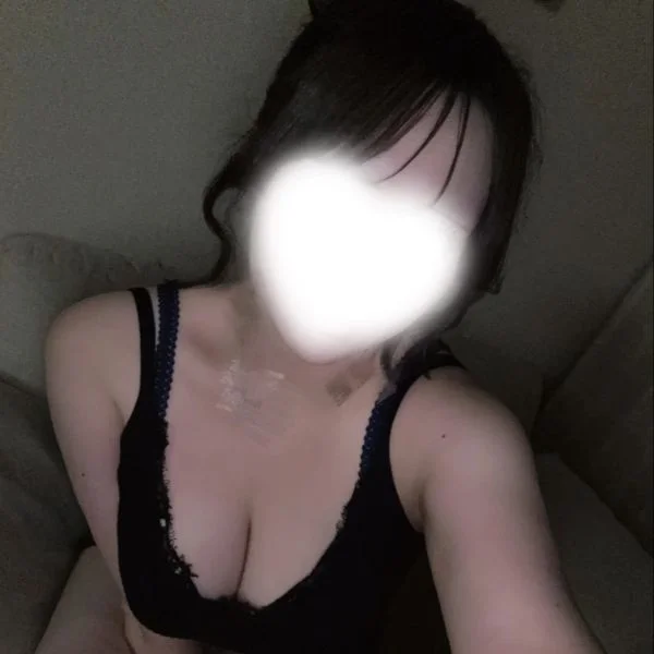きょうはおひる!います🌻お部屋涼しくしてまってます♡