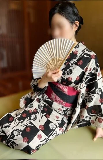 華宮あおい
