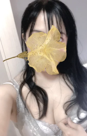 星乃くるみ