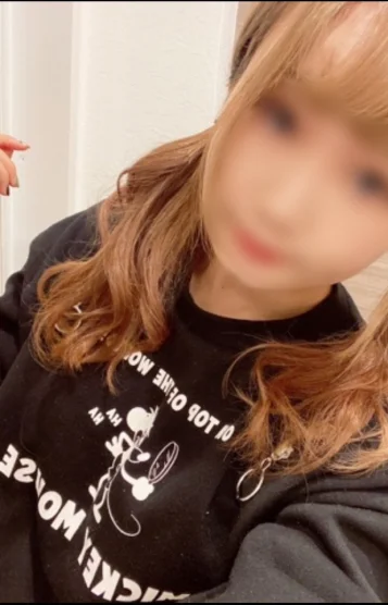 新人りゆ