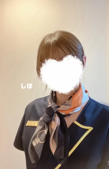新人しほ
