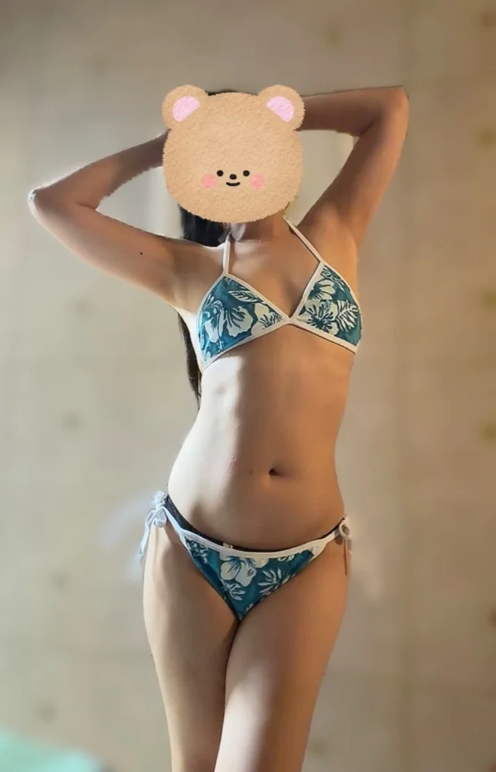 背中が、、、♡