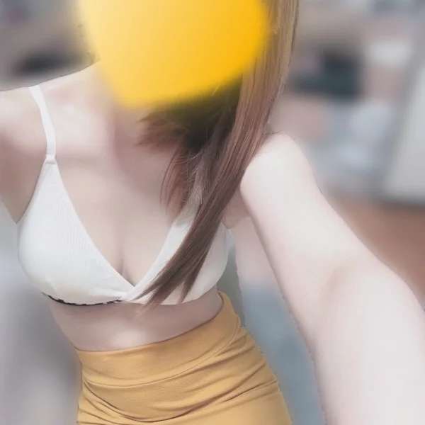 ひな出勤してます🩷💚🩵🧡