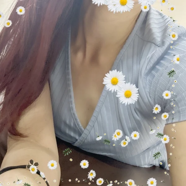 明日10時~20時で出勤いたします🌺