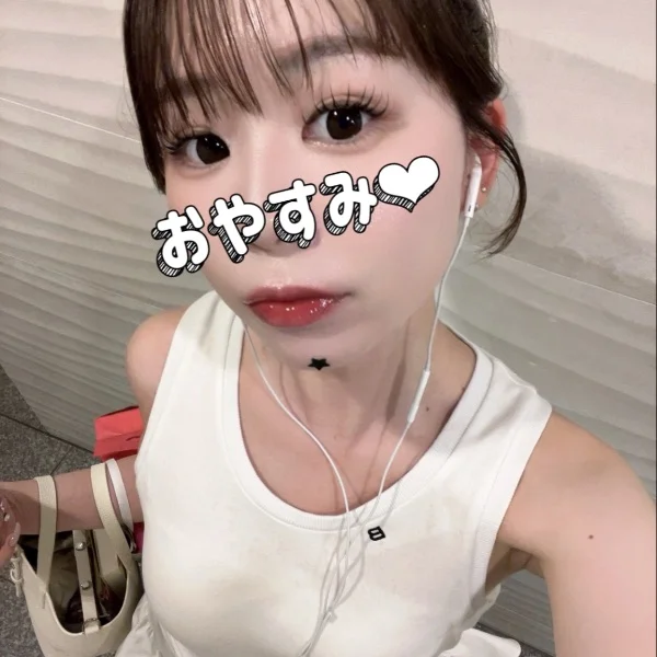 おやすみドアップ(-_-)zzz♡