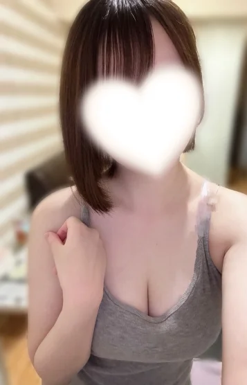 橘なぎ