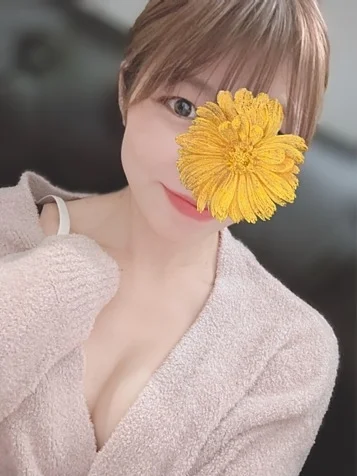 芹沢あみ